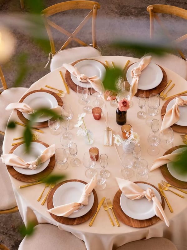 Table setting by Celebrate Event Rentals, Bigfork Montana