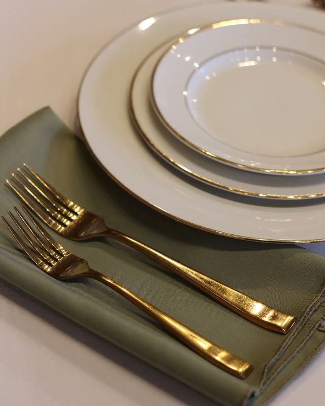 Table setting by Celebrate Event Rentals, Bigfork Montana